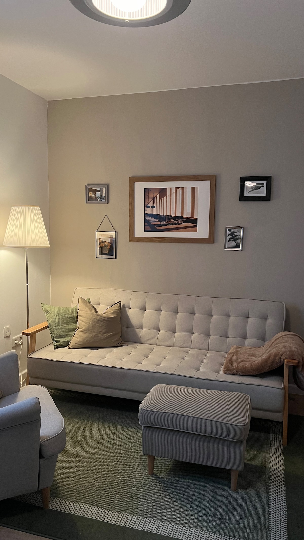 Top performing Airbnb: Charming apartment in Nippes in Nippes