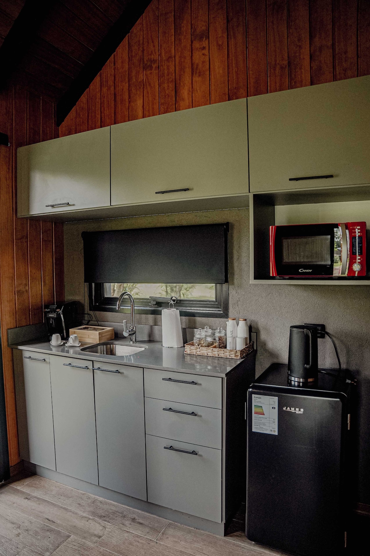 Top Airbnb: Love Shack Cabin in Colonia