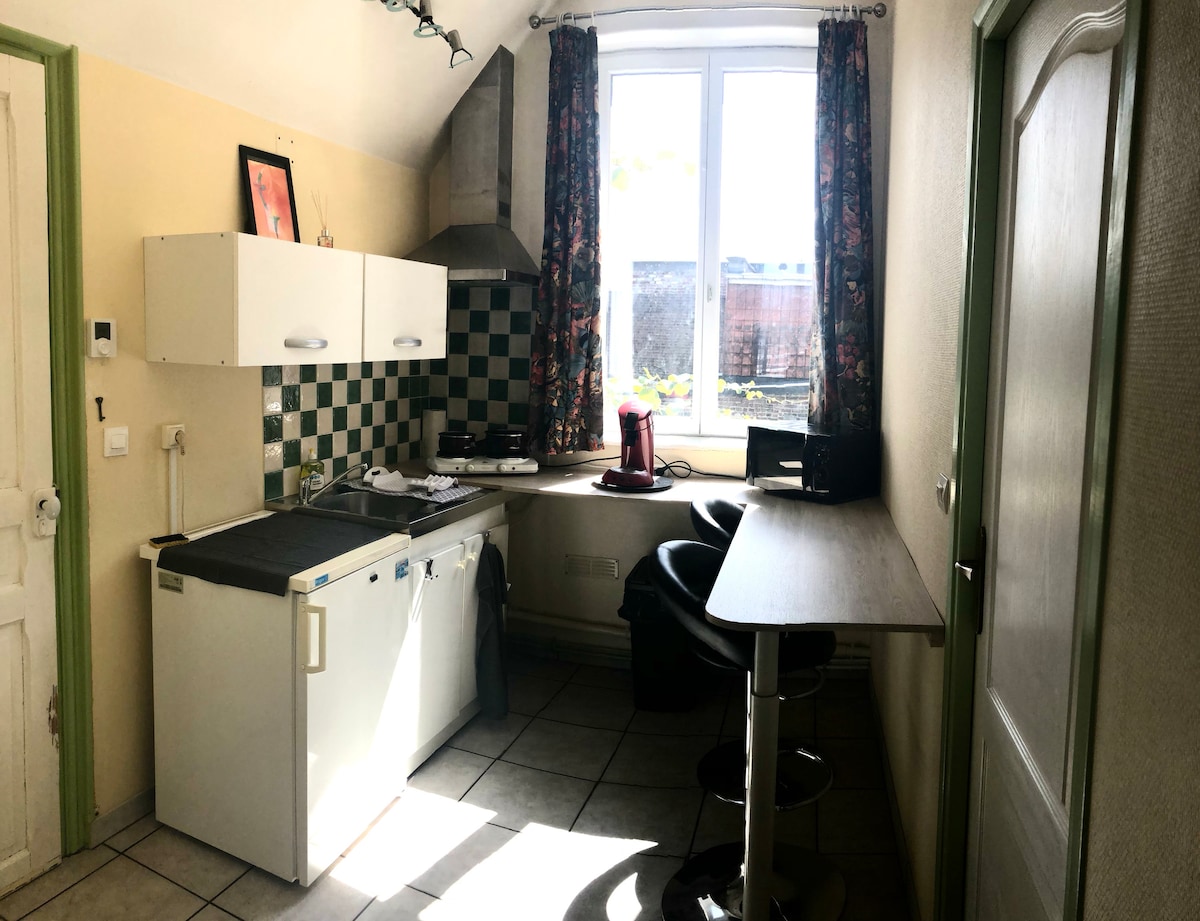 Top Airbnb: Close to the train station and all shops. à Tourcoing