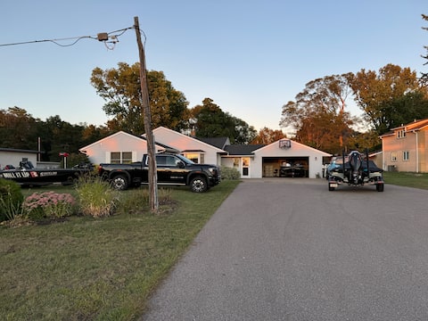 House on onalaska Wisconsin 3 bedroom 3 Beth