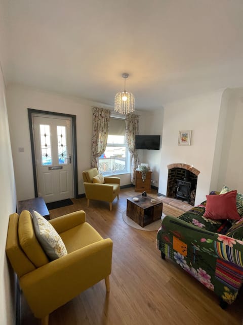 Successful Airbnb property: Your perfect coastal getaway! in Hopton On Sea