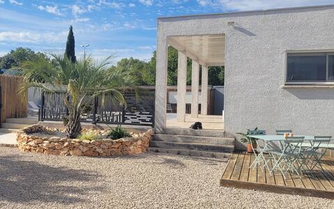 The Garrigues Stopover