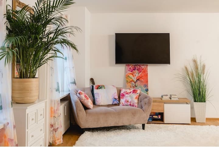 Ferienwohnung "Jelen"
8 Personen, Lichthof,
135 Qm - Rosenheim