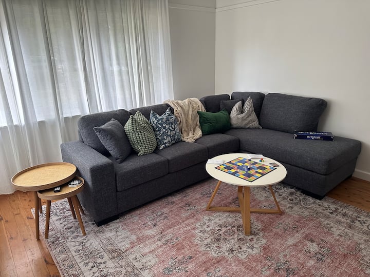 Centrally Located Home Away From Home - Wagga Wagga
