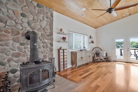 Popular Airbnb listing: Peaceful Waterfront Oasis in Annapolis / Anne Arundel