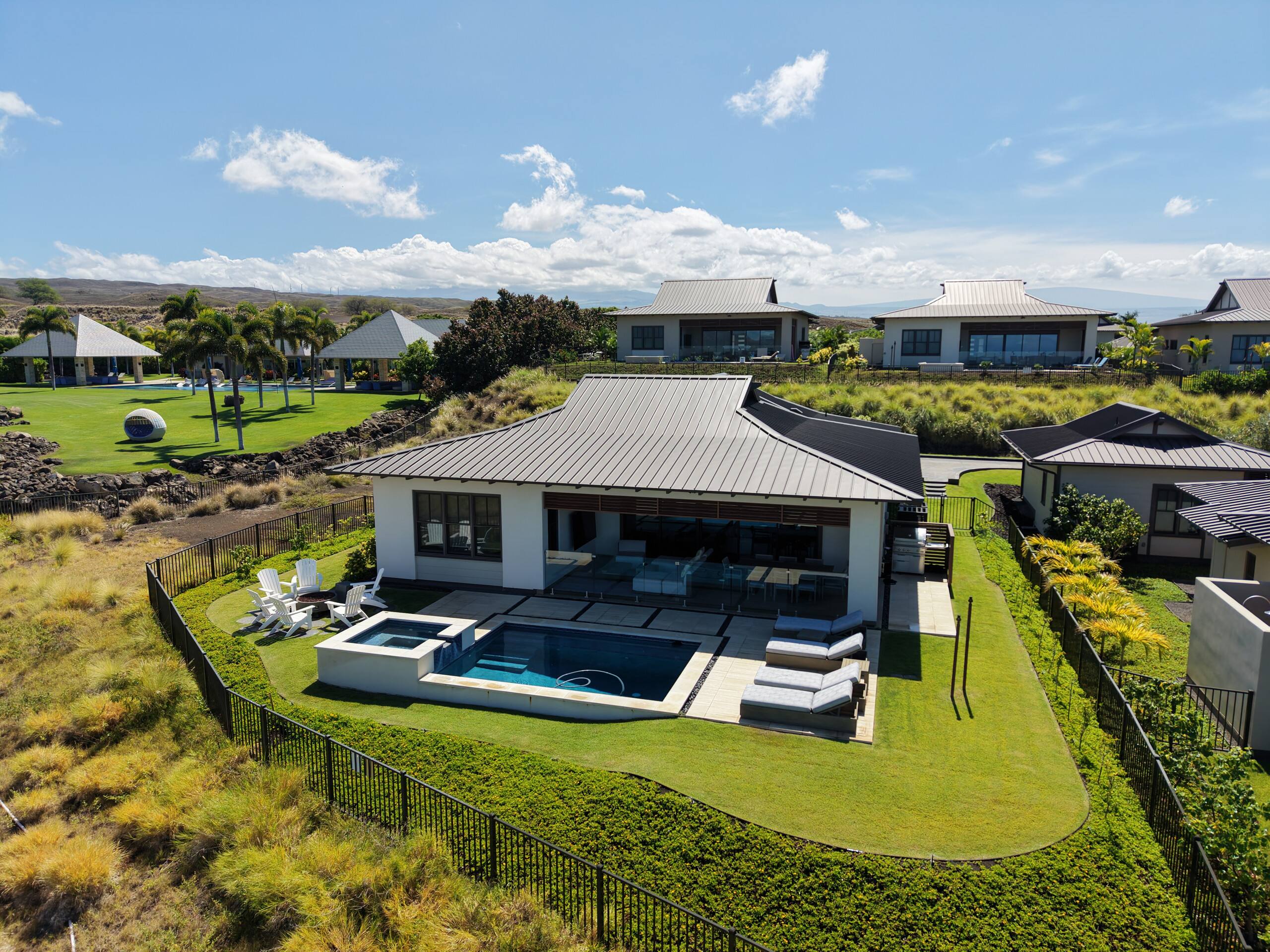 Home in Waimea · ★5.0 · 4 bedrooms · 7 beds · 4.5 baths - Image 7