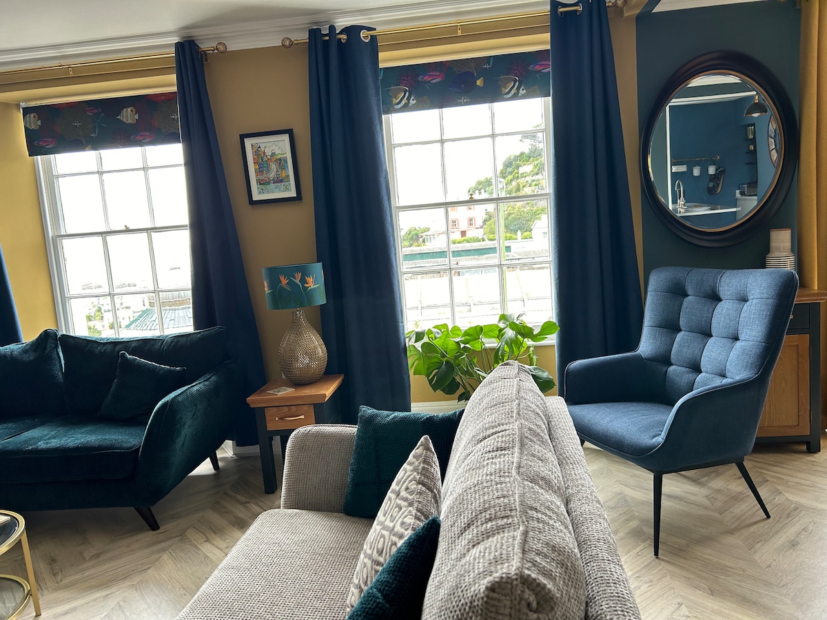 Annonce Airbnb populaire: Montpellier Terrace. 4 Bed Spacious house. à Coffinswell