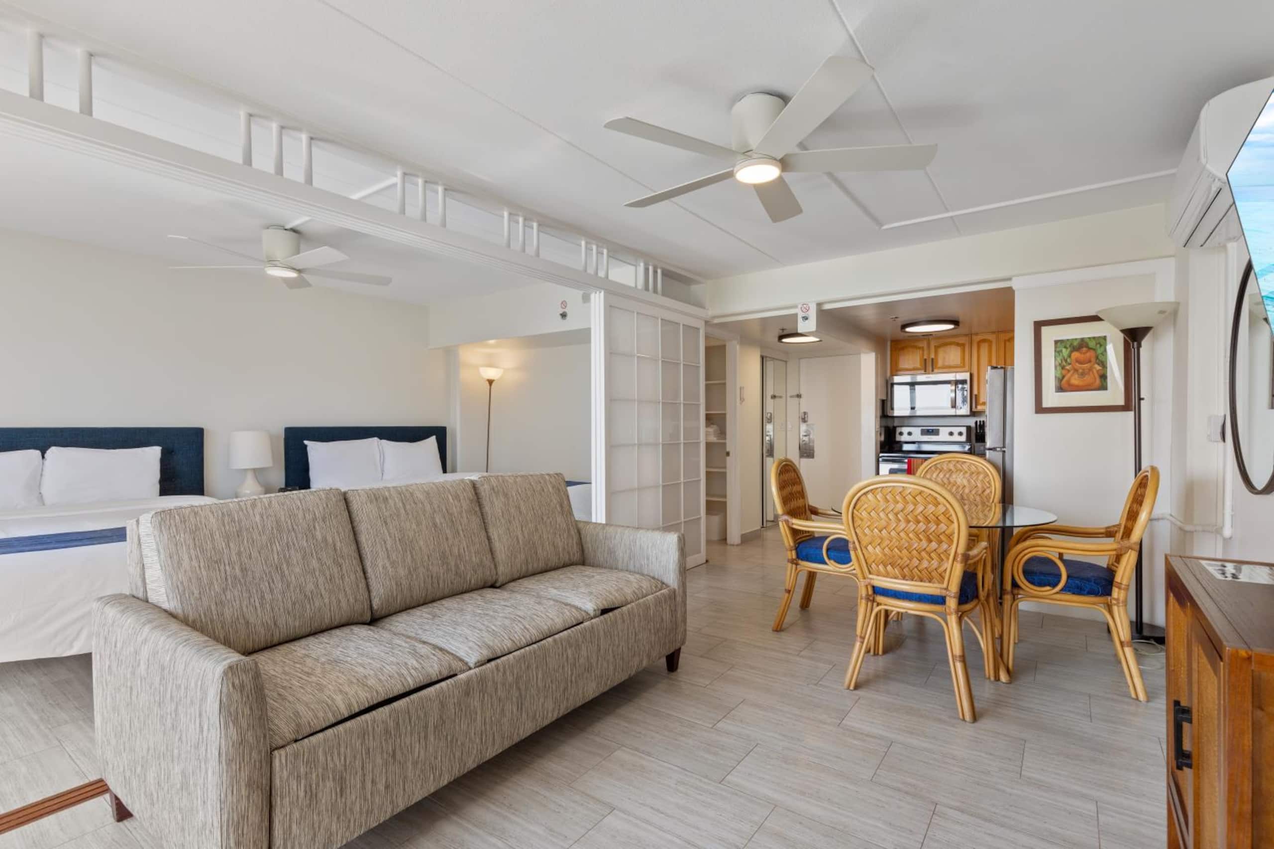 Condo in Honolulu · ★4.72 · 1 bedroom · 3 beds · 1 private bath - Image 5
