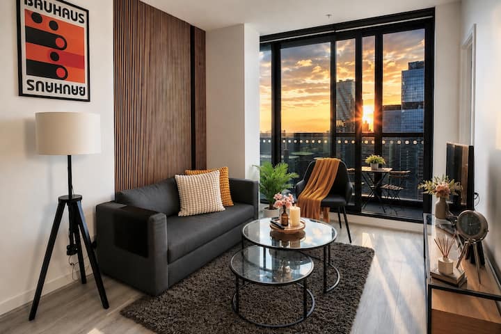 Cbd Luxe: 2br With Sky-high View In Clouds - Melbourne