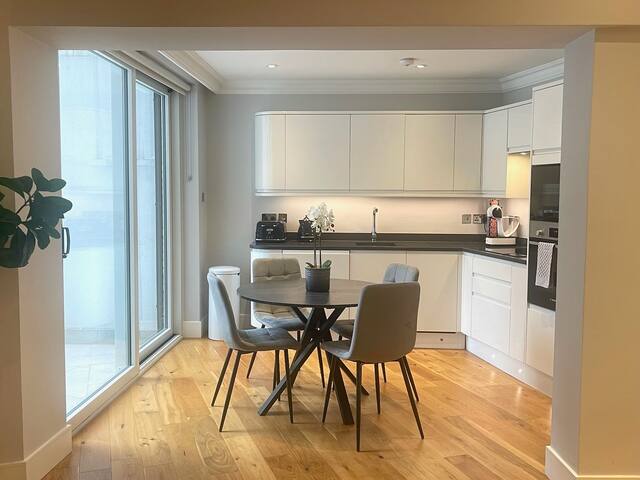 The Cadogan Suite by Harrods gallery image 5