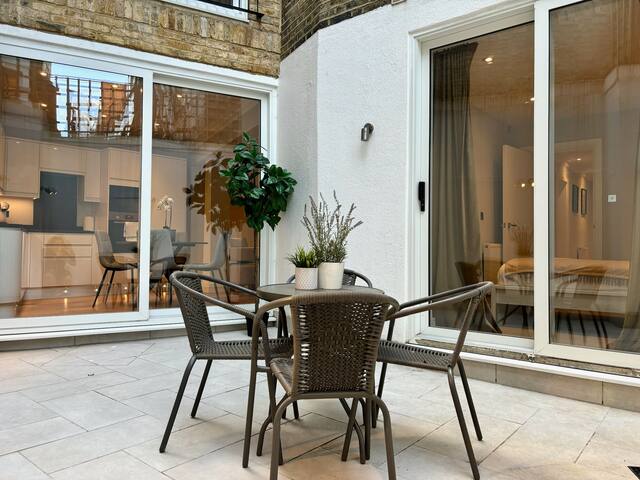 The Cadogan Suite by Harrods gallery image 2