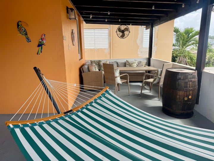 Indoor/outdoor Living By Beach - Puerto Rico