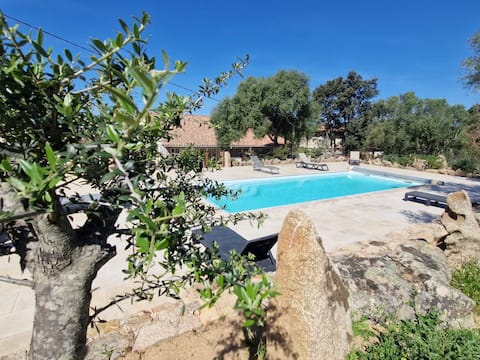 Exceptional villa with pool, 3 km from the beach
