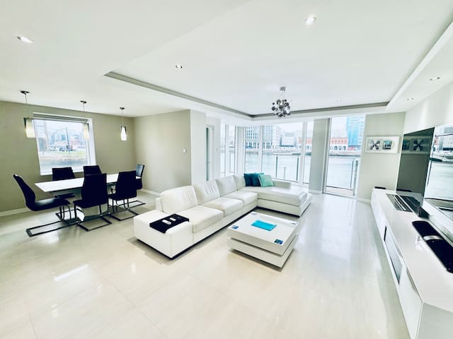 Modern Central Riverfront Apartment