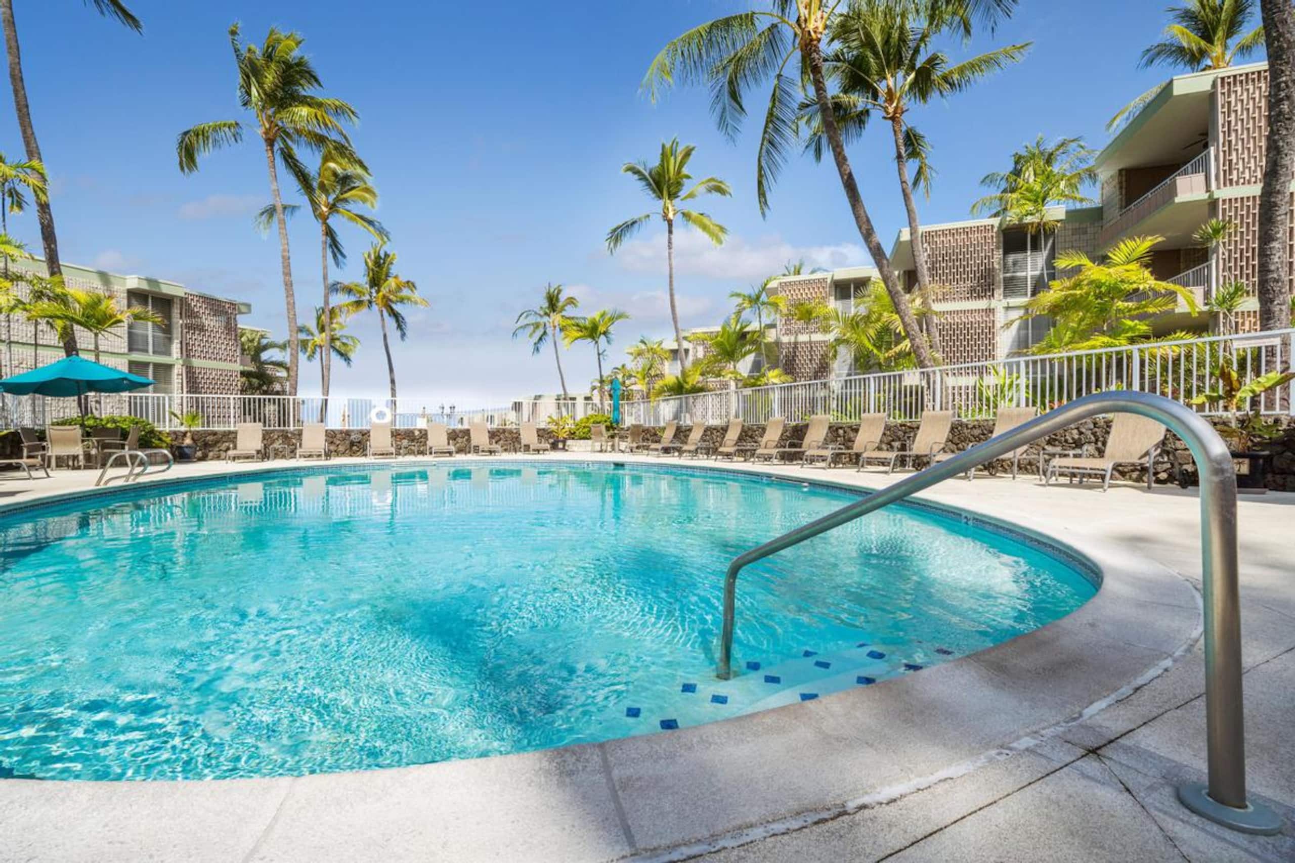 Condo in Kailua-Kona · ★4.73 · 2 bedrooms · 2 beds · 2 baths - Image 35
