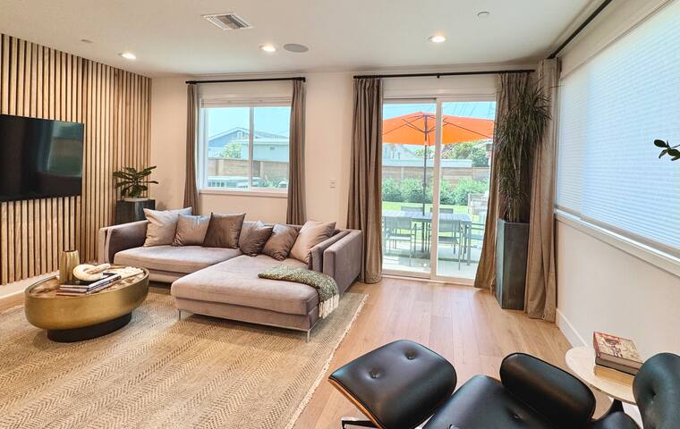 Brand New Modern Farmhouse in Silverlake gallery image 2