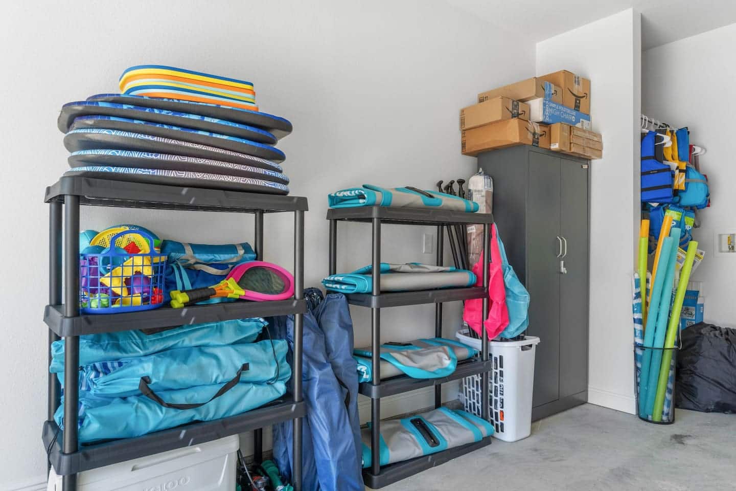 Various beach gear available (beach chairs, foam boogie boards & noodles, small umbrellas, some sand toys)