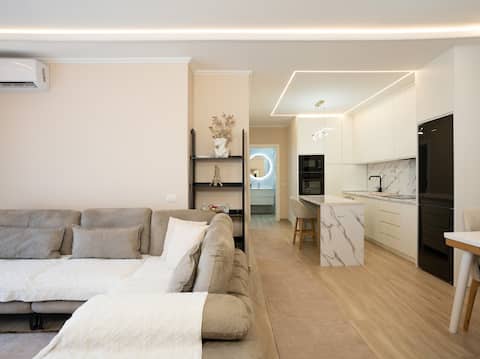 Top Airbnb: “Modern Beach Apartment – Steps from the Sea” in Durrës