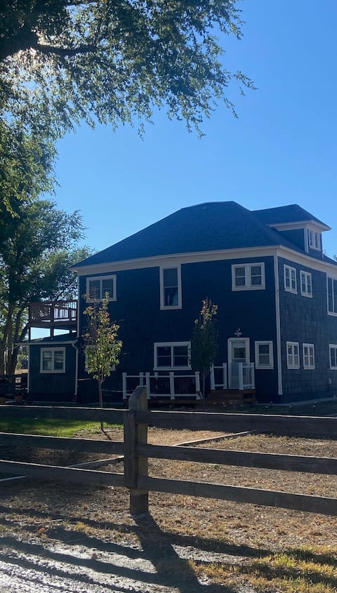 Restored 1890 Farmhouse