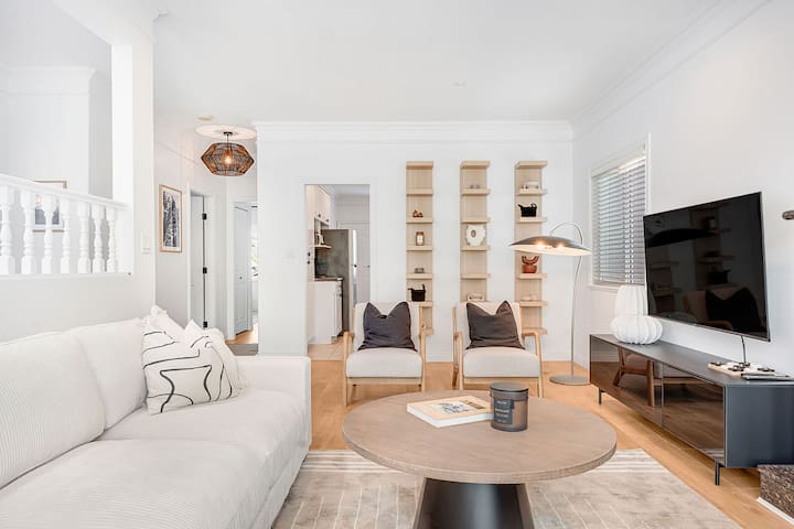 Stunning Vancouver Getaway (close to everything!)