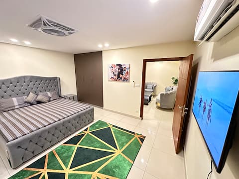 1-BHK Pool & Gym on RT (Paid)