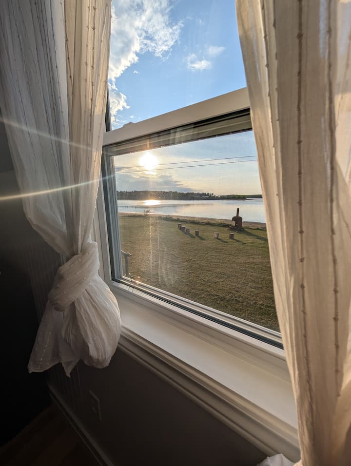 Imagine waking up to this view and to the gentle sound of waves