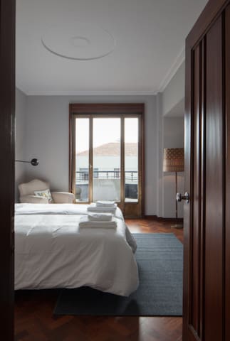 4 Wonderful home Absolute center