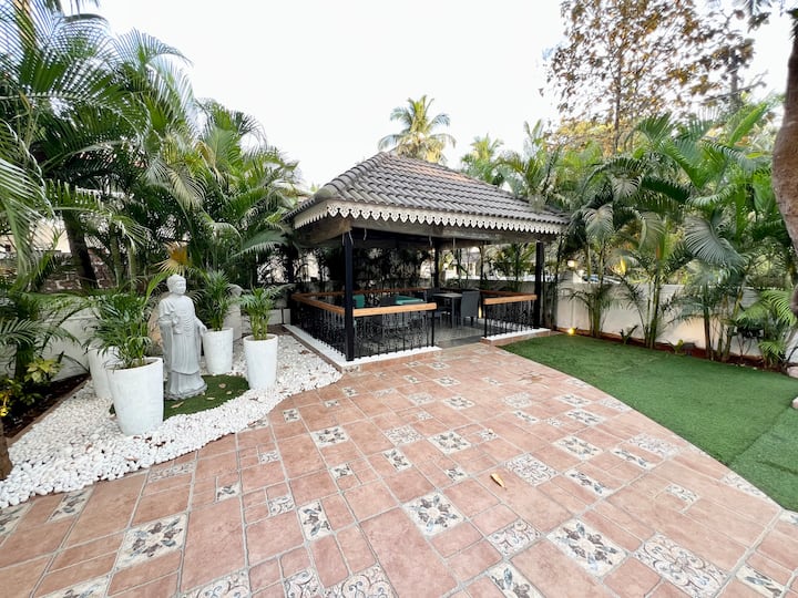 Courtyard image 1