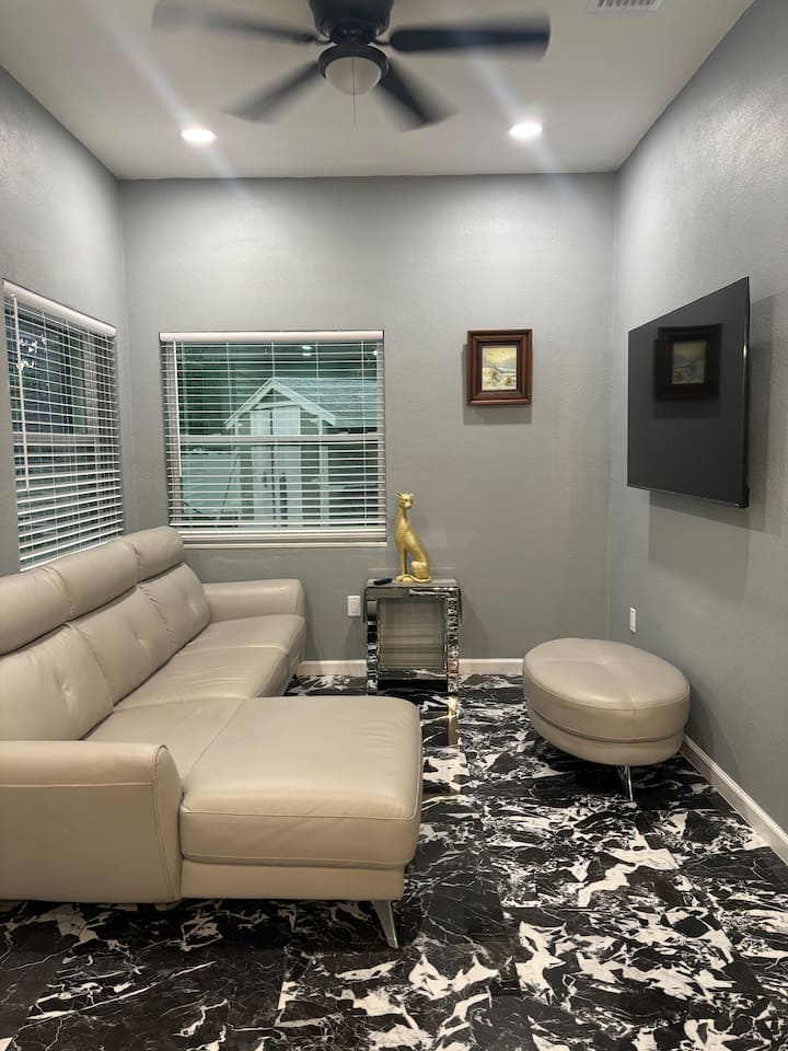 New Guesthouse With Pool In Palm Harbor - Palm Harbor, FL