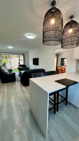 Surfers Rest, Blouberg central gallery image 5