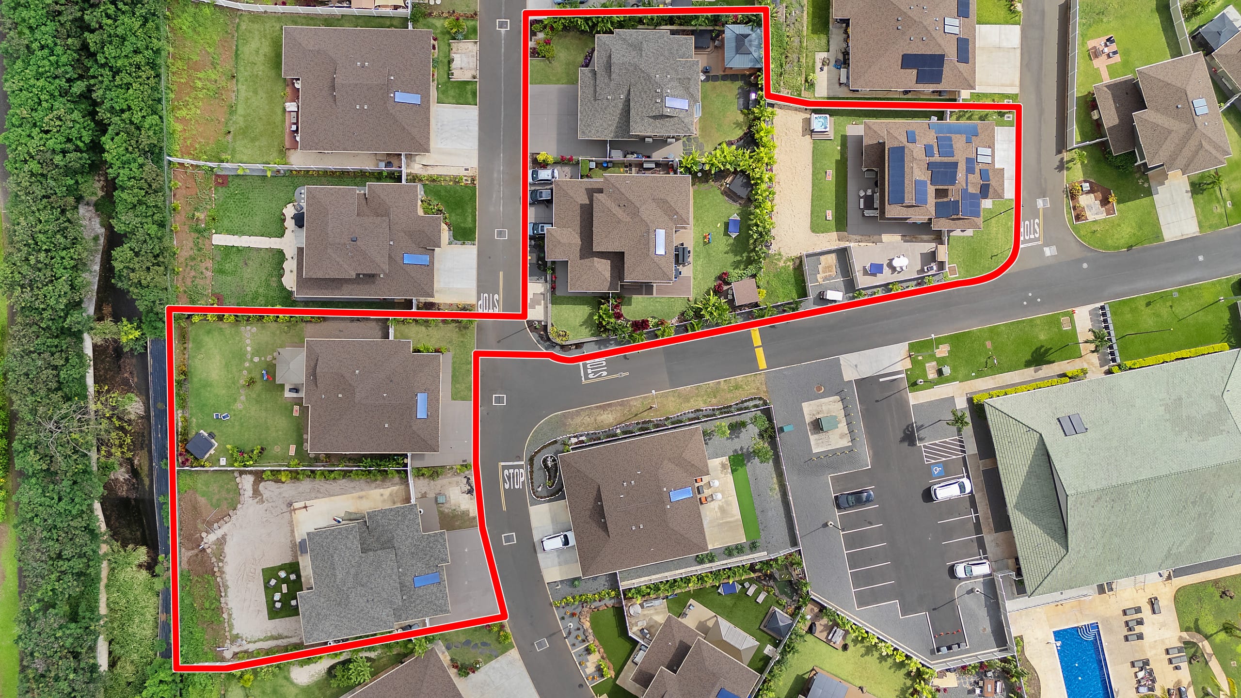 Home in Waianae · ★4.99 · 4 bedrooms · 7 beds · 2.5 private baths - Image 106