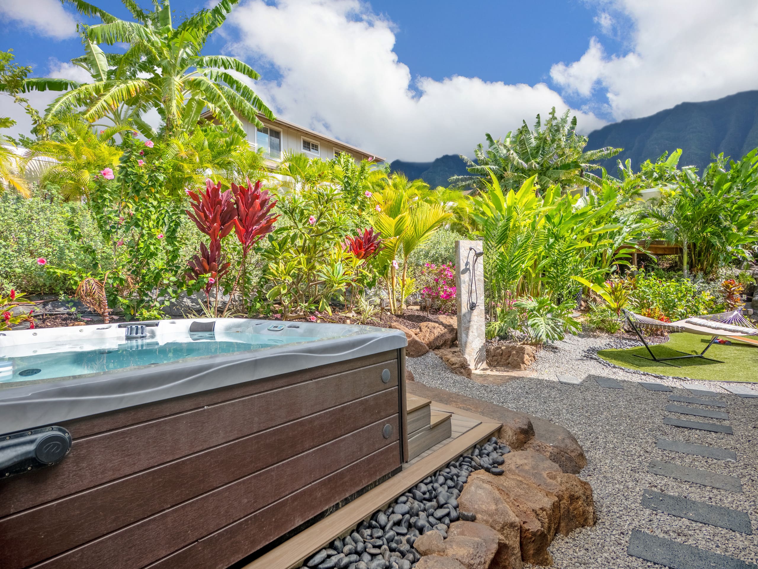 Home in Waianae · ★4.99 · 4 bedrooms · 7 beds · 2.5 private baths - Image 134