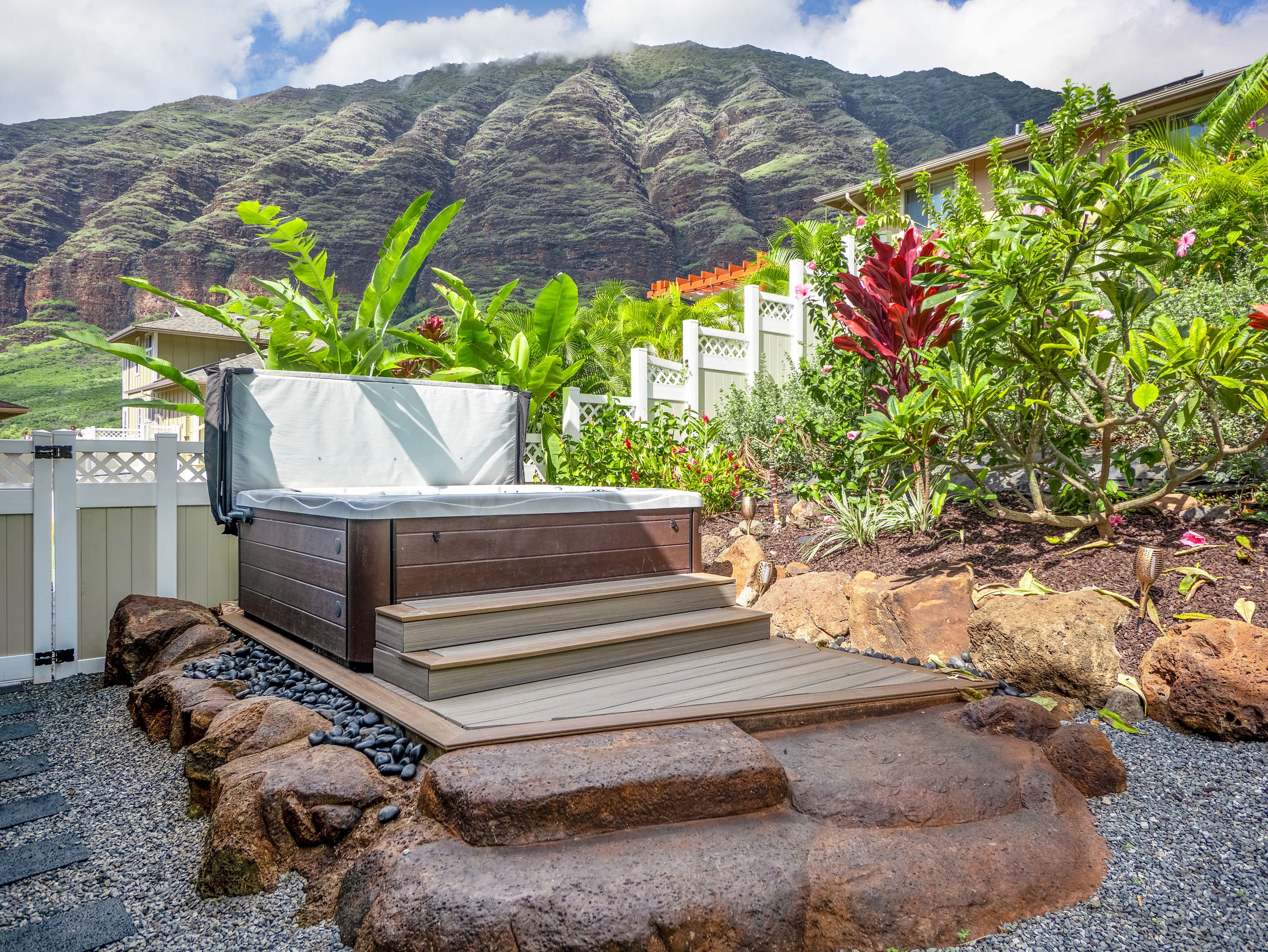 Home in Waianae · ★4.99 · 4 bedrooms · 7 beds · 2.5 private baths - Image 135