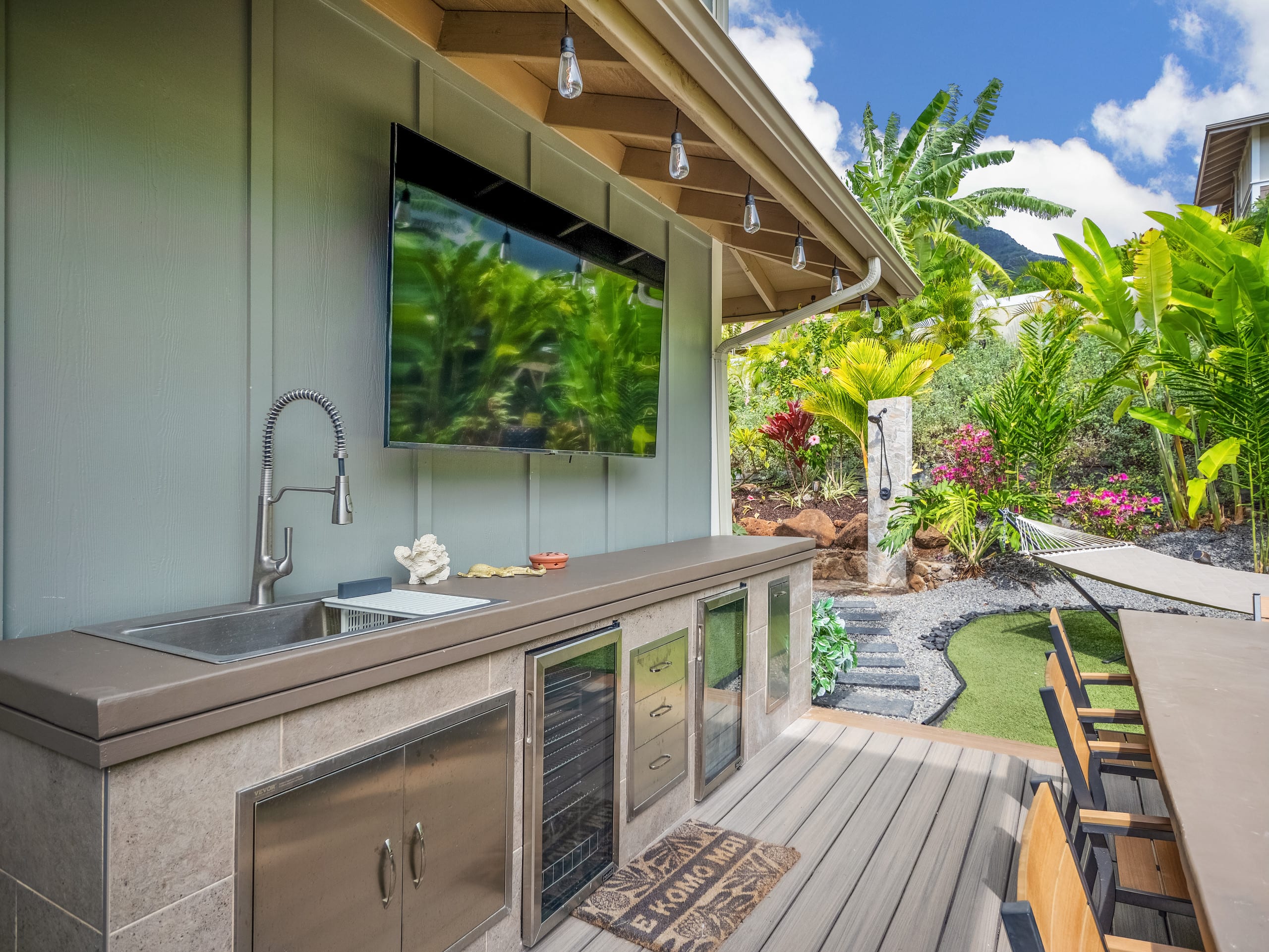 Home in Waianae · ★4.99 · 4 bedrooms · 7 beds · 2.5 private baths - Image 69