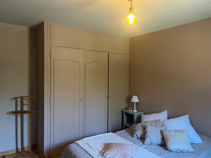 Soba na sjevernoj strani s pogledom na krajolik