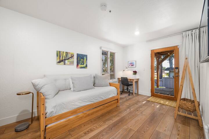 Beach View Cottage – Hot Tub gallery image 3