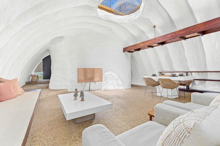 Wisconsin Hobbit House- A Kaleidoscope of light!