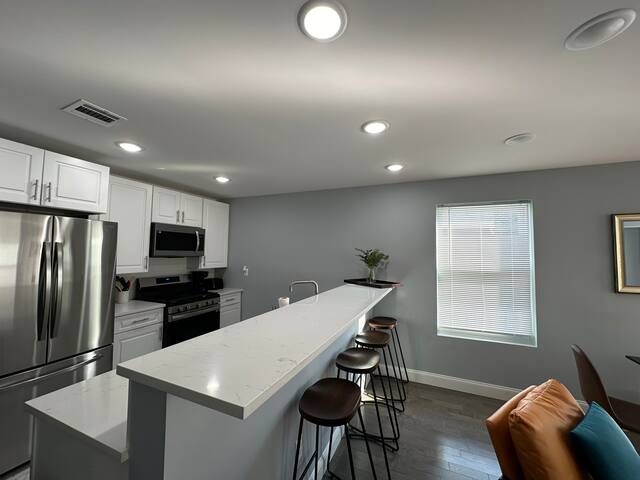 15% OFF | NYC | EWR | The Modern Mingle gallery image 3