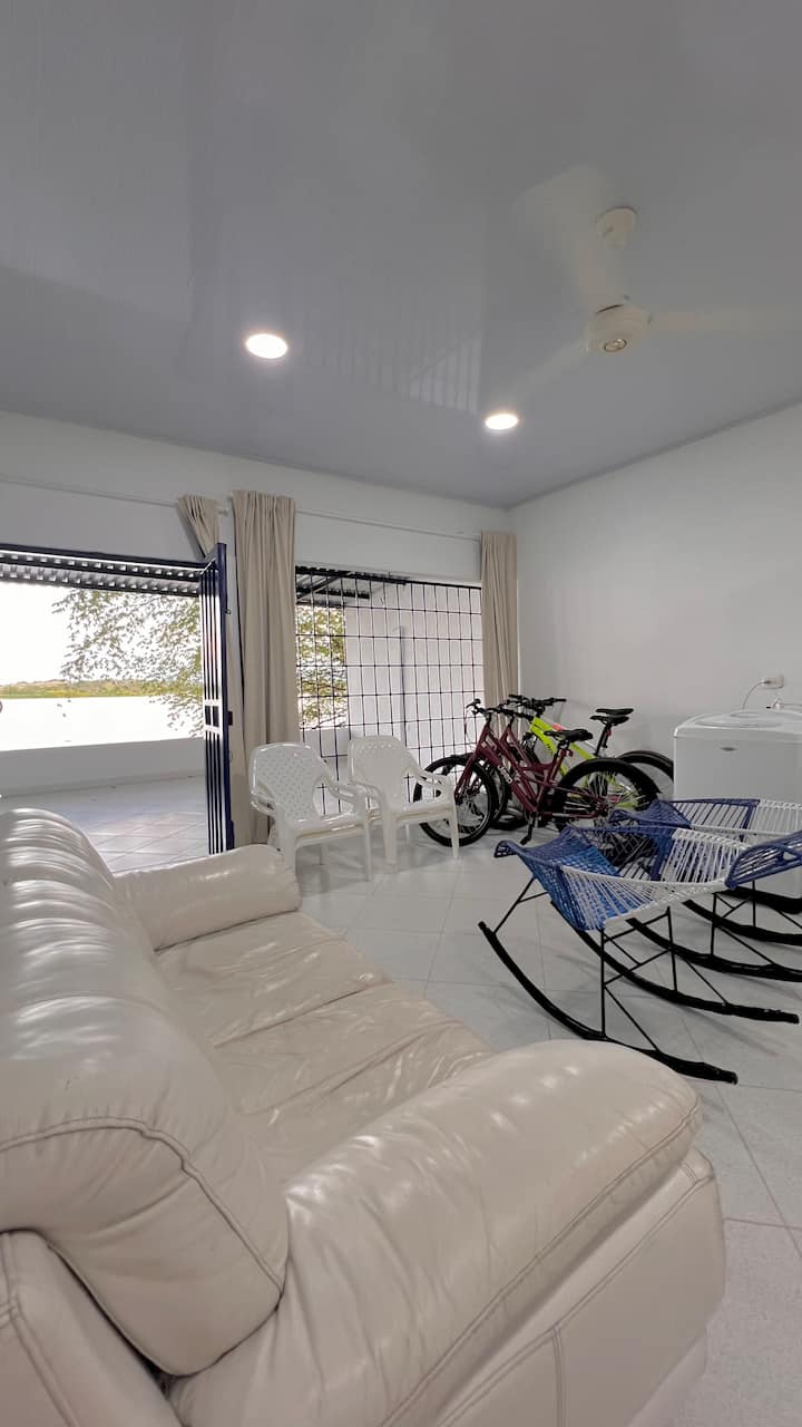 Casa Familiar Junto Al Río, 3 Hab. Y 4 Baños - Puerto Triunfo