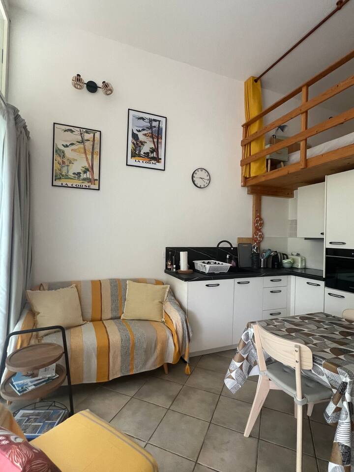 Jolie Maisonnette En Bord De Mer - Lumio