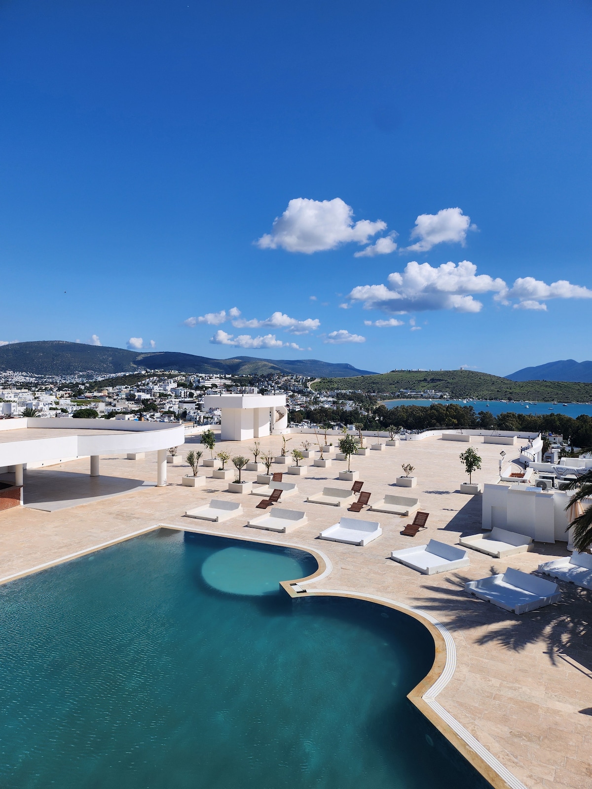 bavulunuzu alıp gelin. Bahçe katı