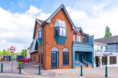 Top performing Airbnb: Apartment 3 in Eccles