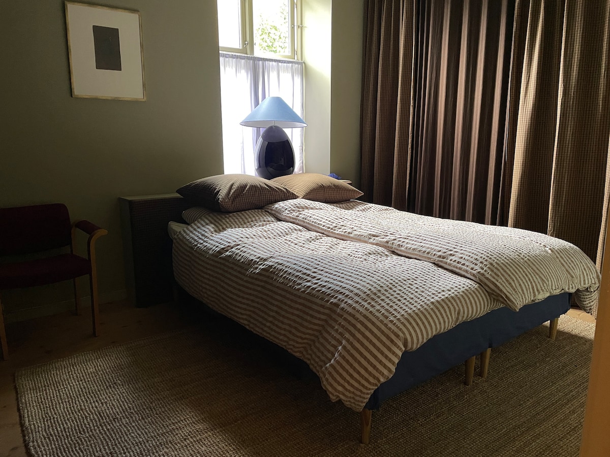 غرفة النوم 2