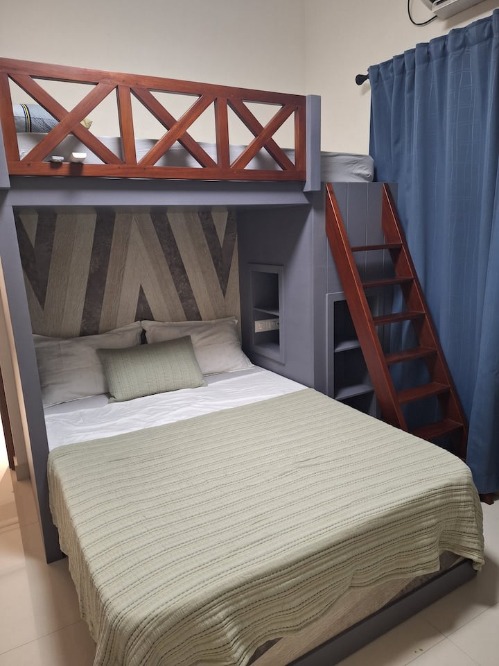 Schlafzimmer 1
