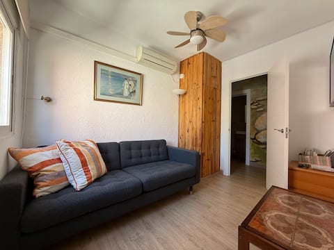 Top performing Airbnb: 2nd line Beach apartment in El Palo for 2 people in El Palo