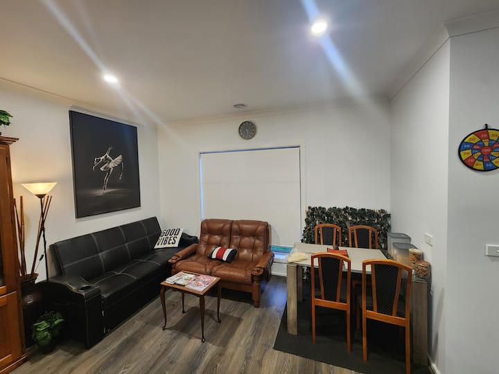 2 Bedrooms With Private Bathroom - Melton