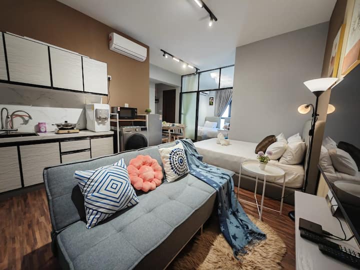 K Avenue – Free Parking, Wi-fi - Near Airport 5pax - Kinarut
