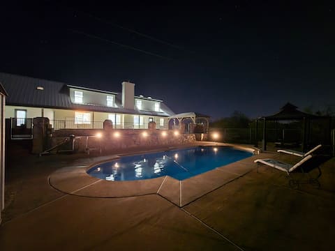 Modern Farmhouse Escape | Pool + Spa Under Stars