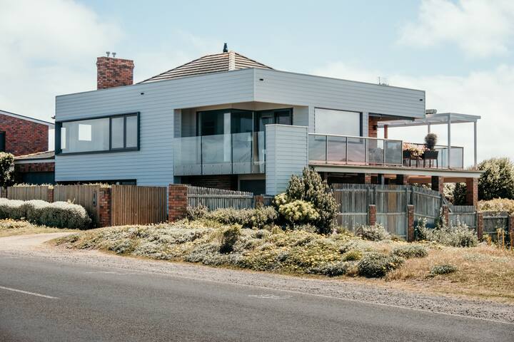 Ocean Sands Beach Front House gallery image 2