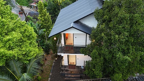 2 Bedroom with balcony in Munnar